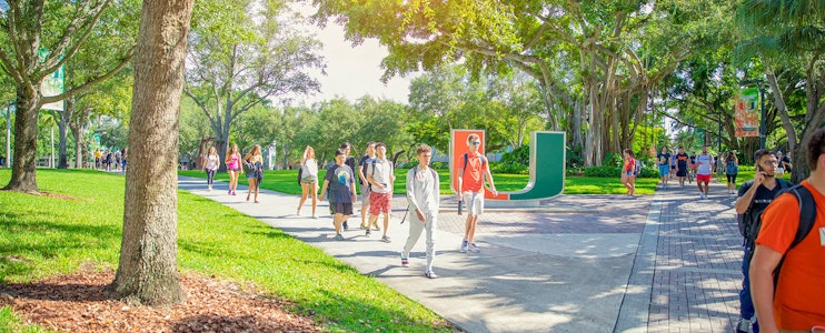 University of Miami’s 2023-24 Essay Prompts | CollegeVine
