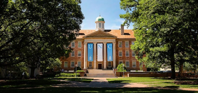 does unc chapel hill require essay