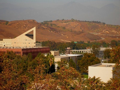 do you need an essay for cal poly pomona