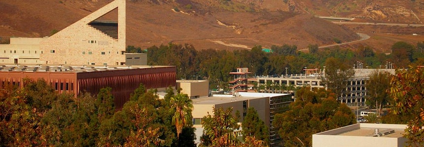 do you need an essay for cal poly pomona