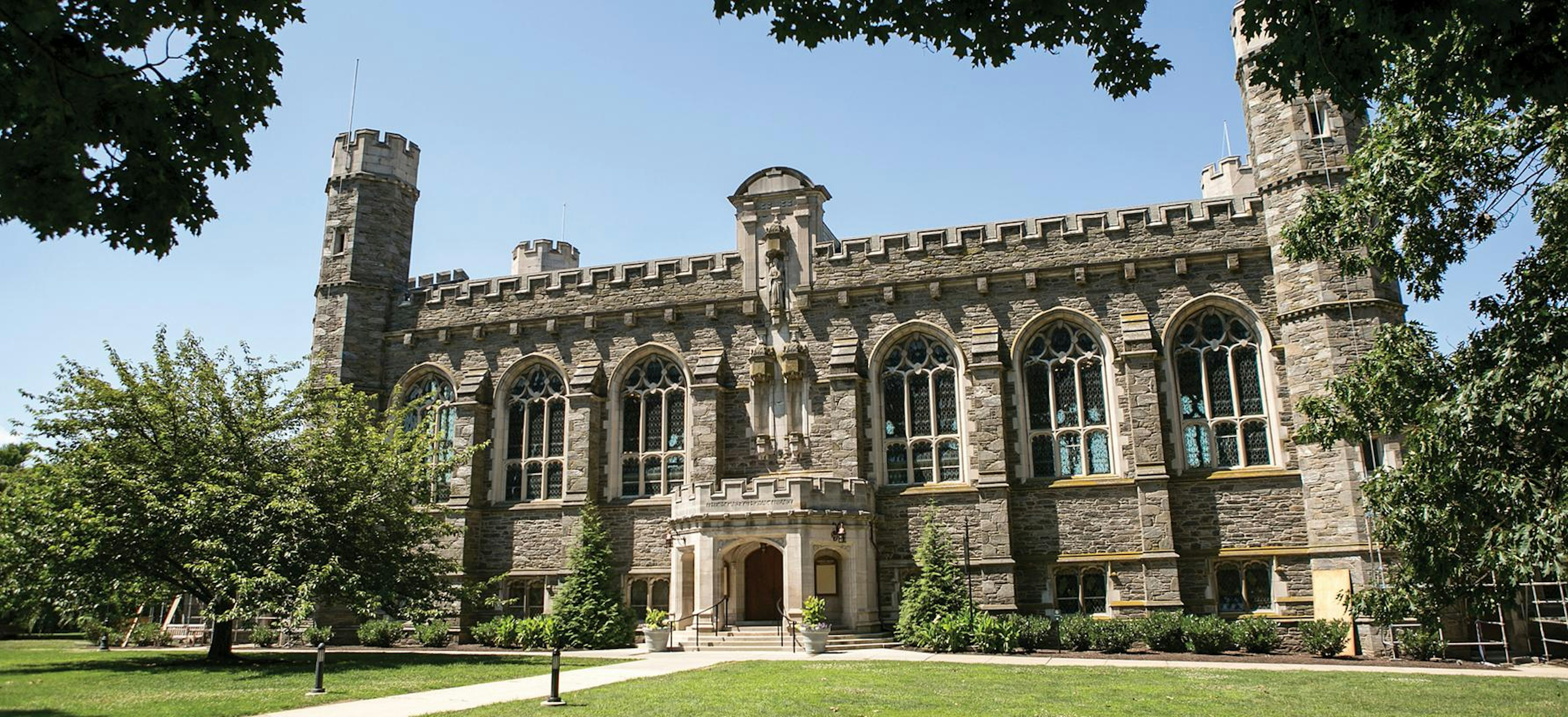 Bryn Mawr College Requirements + Data CollegeVine
