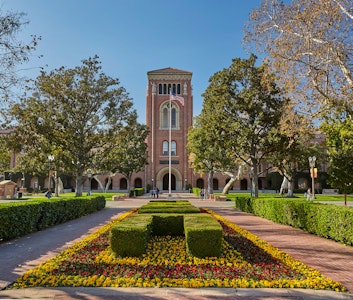 university of southern california essay requirement