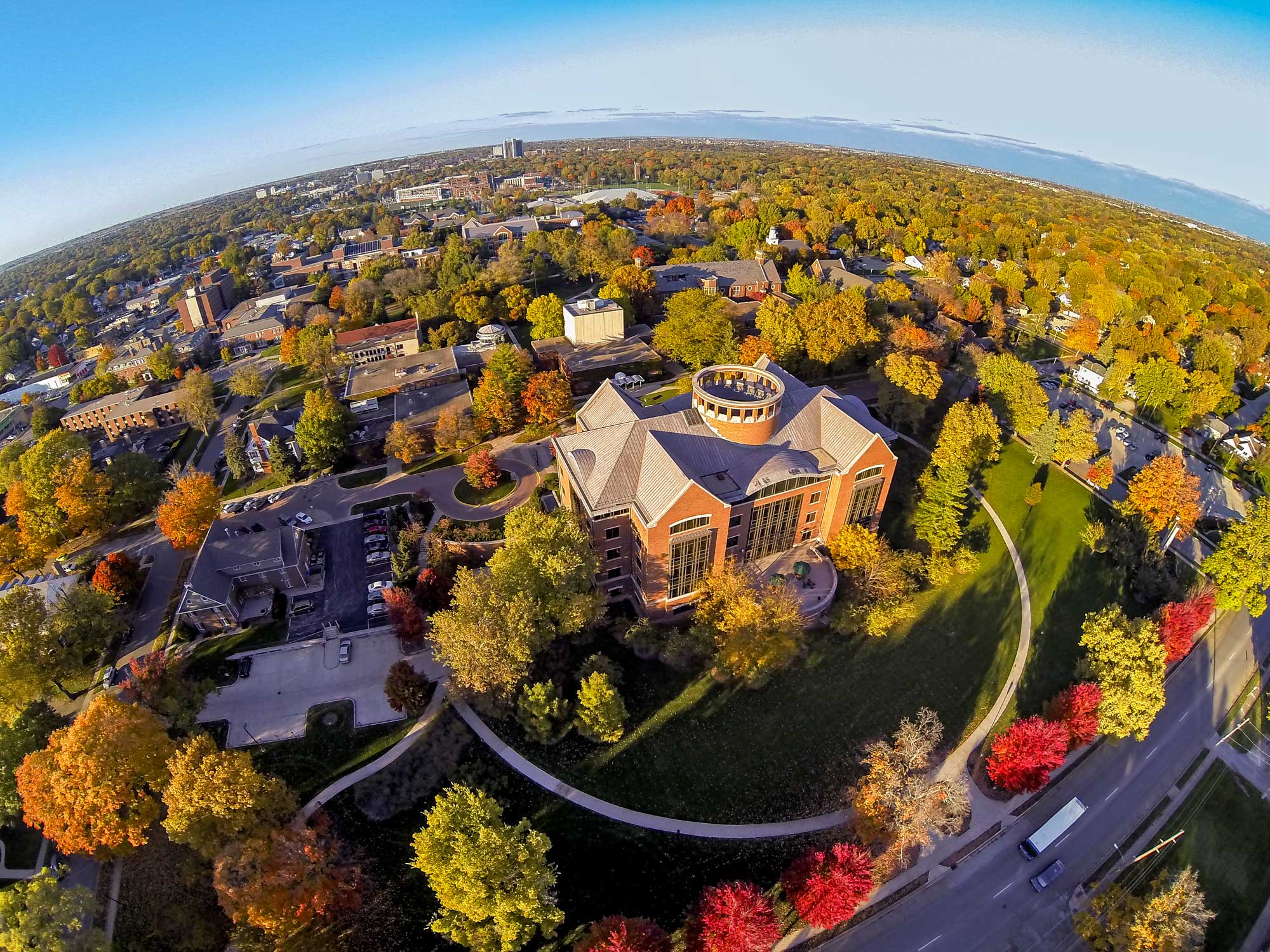 Illinois Wesleyan University - Requirements + Data | CollegeVine